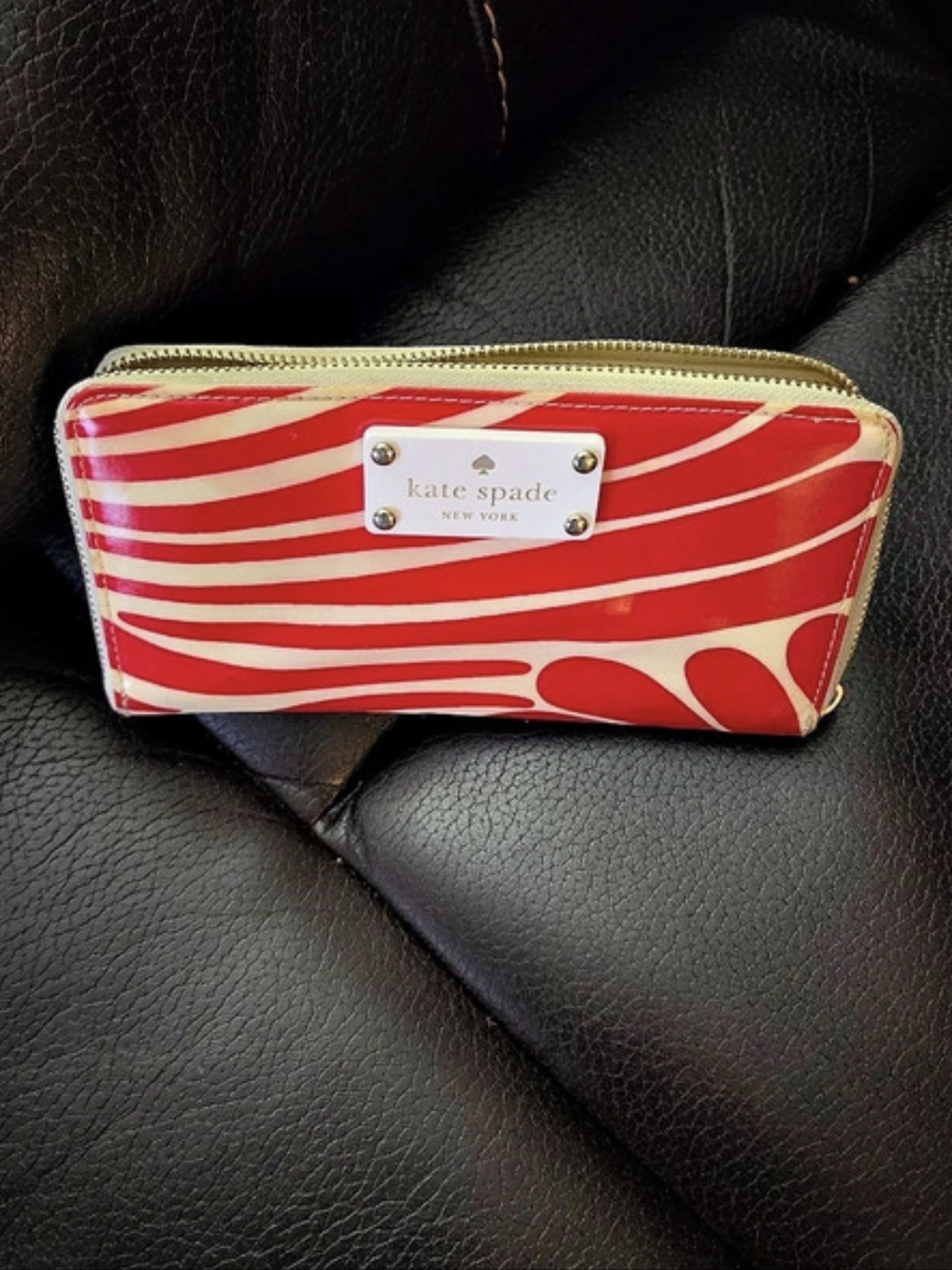 Kate Spade Zip Around Wallet in Red & White